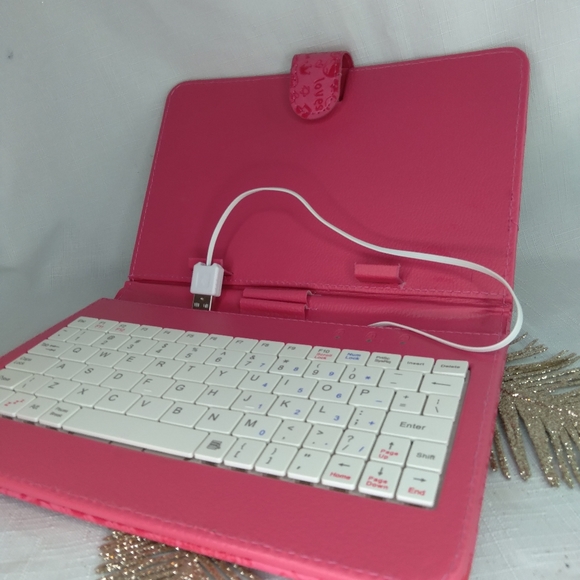 Kawaii pink tablet case with keyboard - Picture 4 of 8